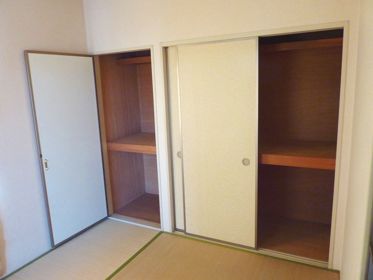 Receipt. Of depth is a spacious storage