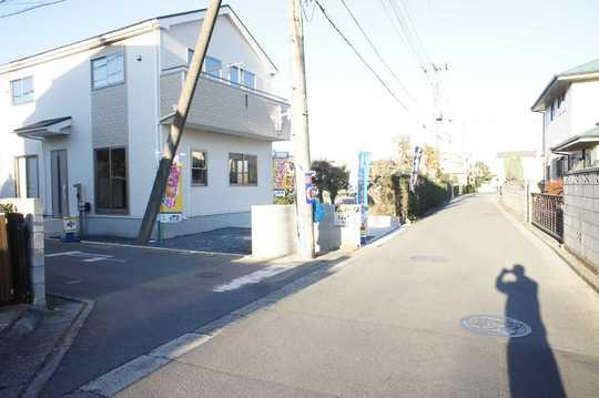 Local photos, including front road. Frontal road