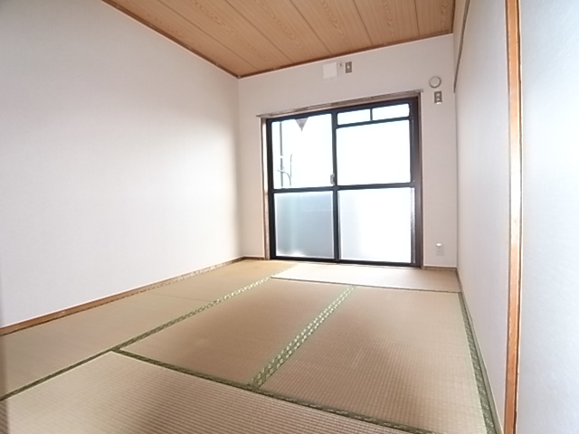 Other room space. One room is want Japanese-style day Shanshan