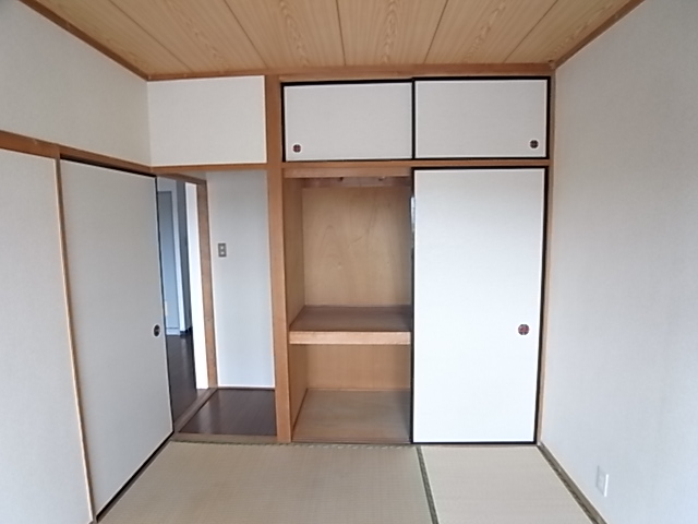 Receipt. Plenty of storage. With storage heaven