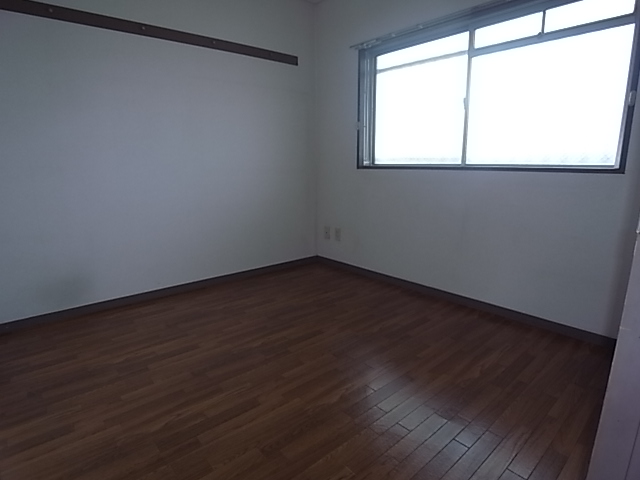 Other room space. Western style room