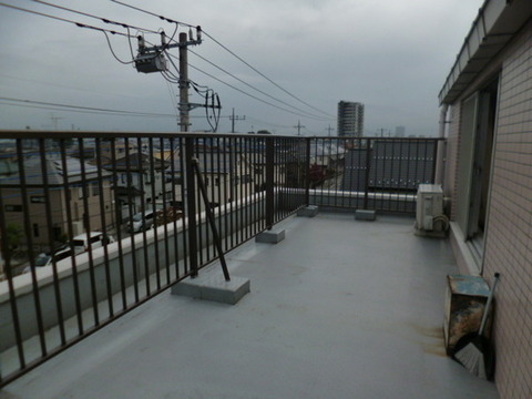 Balcony. Living before the roof balcony