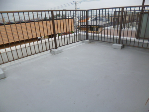 Balcony. Western-style front of the north side roof balcony of (1)