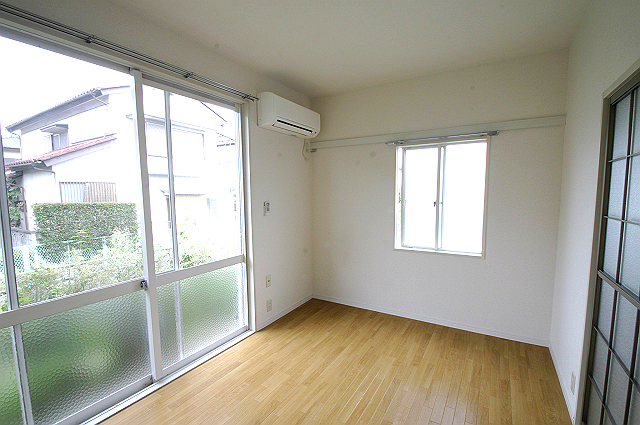 Living and room. Corner room!