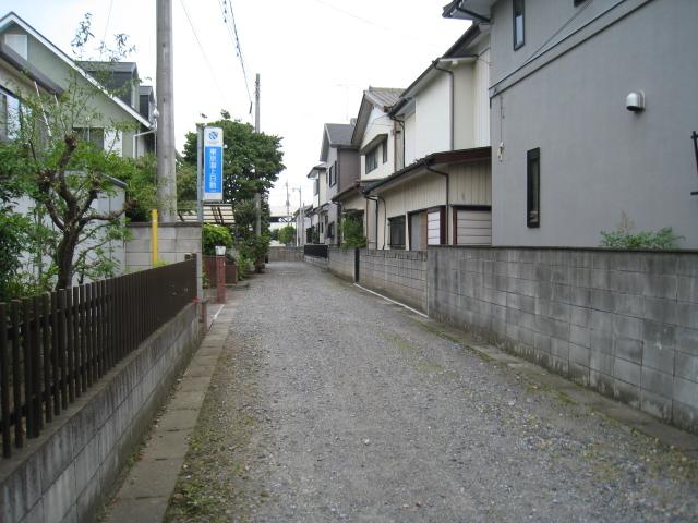 Local photos, including front road. Local (July 2012) shooting