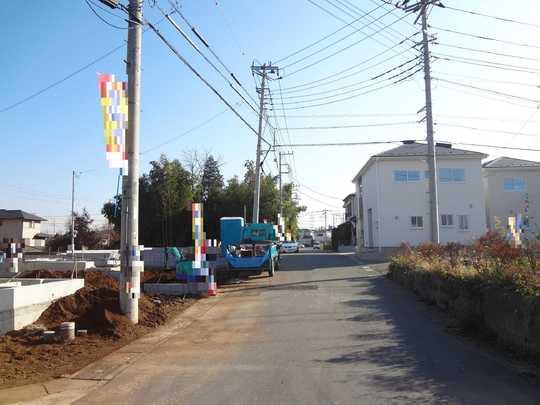 Local photos, including front road. Frontal road