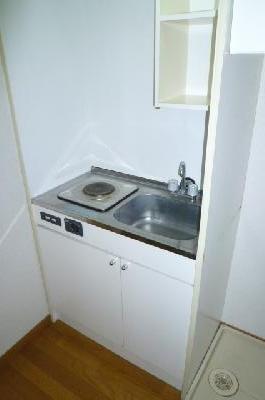 Kitchen. Kitchen space 1-burner stove