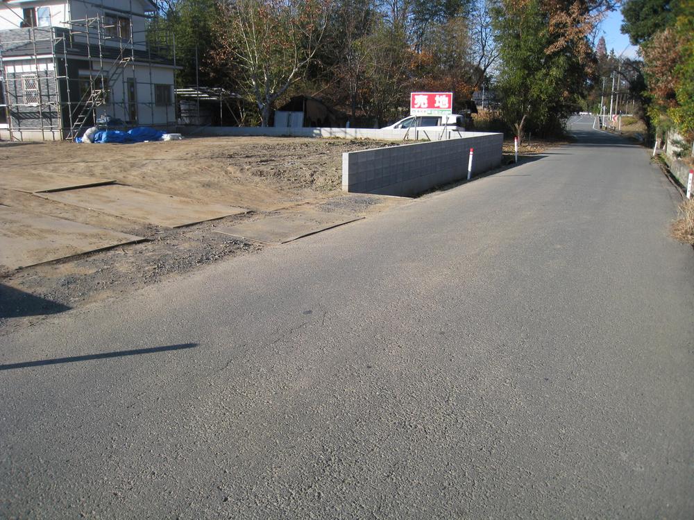 Local photos, including front road. Local (12 May 2013) Shooting