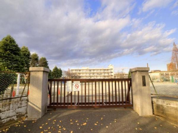 Primary school. Elementary school to 280m Saitama Municipal Yonohonmachi Elementary School