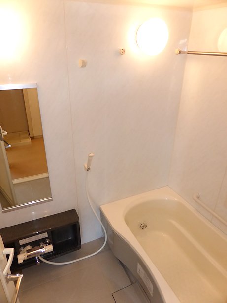 Bath. of course ・ ・ ・ Reheating bus of comfortable size with bathroom dryer