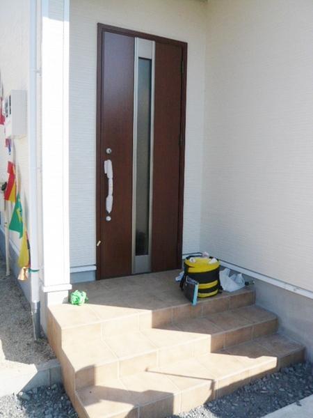 Entrance. Local (11 May 2013) Shooting