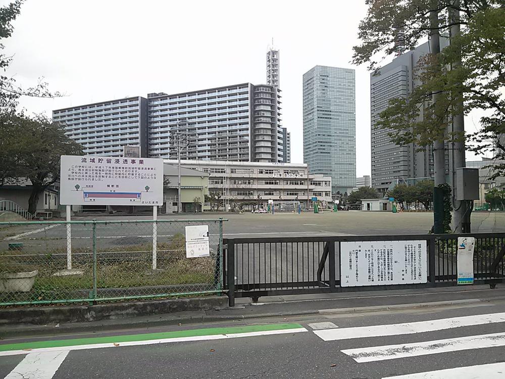 Primary school. Shimoochiai until elementary school 100m