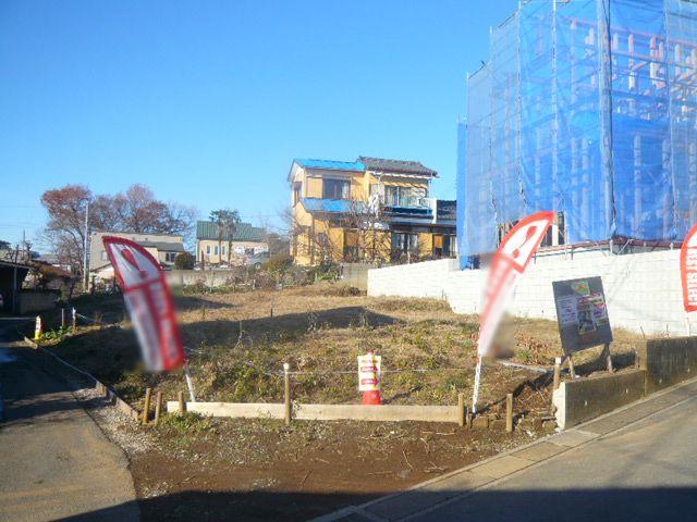 Local land photo. Front B compartment It is also good corner lot is the day