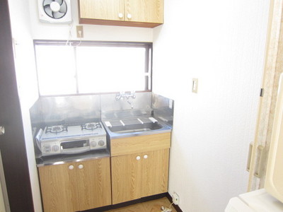 Kitchen. Kitchen can ventilation with windows!