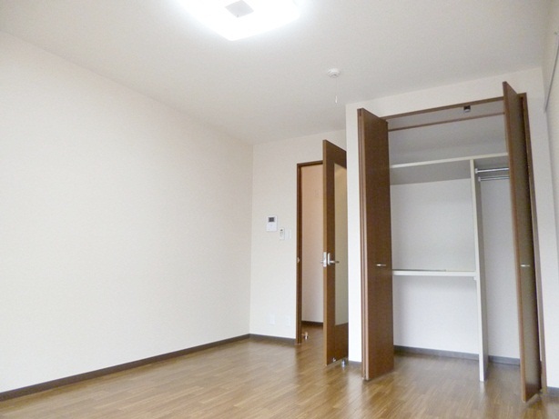 Living and room. Lighting with a spacious 9 quires of Western-style!