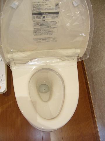 Toilet. Indoor (11 May 2013) Shooting