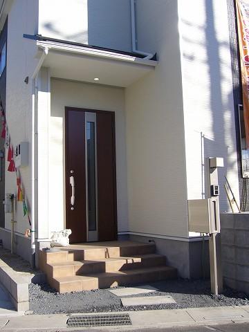 Entrance. Local (11 May 2013) Shooting