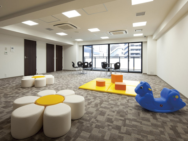 Buildings and facilities. Very convenient because play is a child even on rainy days. It can also be used for, such as residents each other of various meetings. (Kids Room (Multipurpose Room), June 2012 shooting)