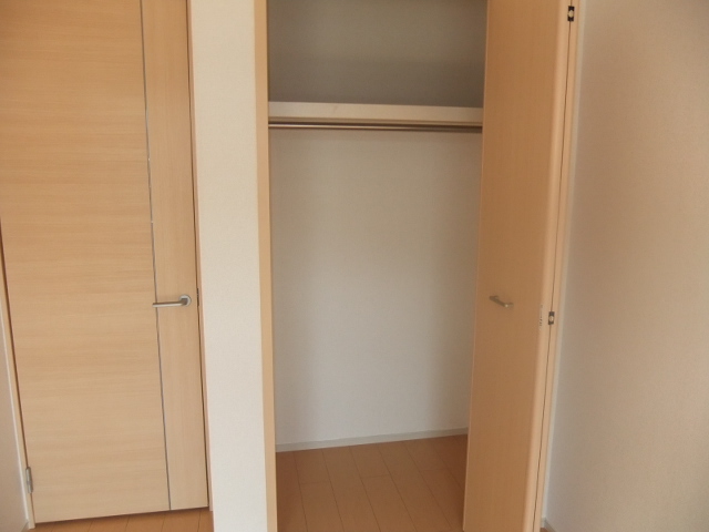 Receipt. There is a closet in each room