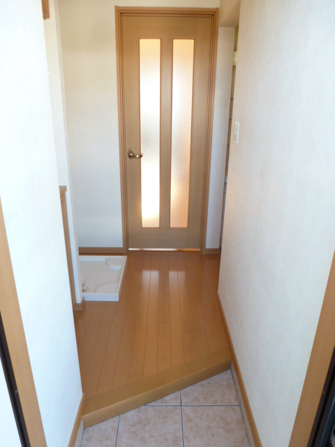 Entrance. Bright and airy entrance hall with a space