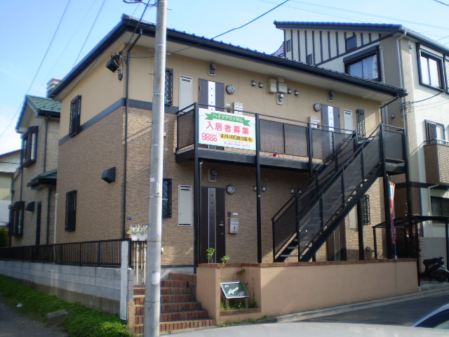 Building appearance. "Saitama New Urban Center," "Kitayono" two stations Available