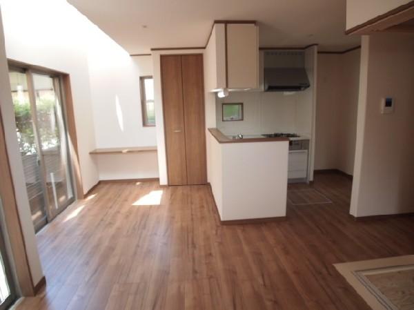 Living. Detached interior introspection Pictures - enter a bright light from the living blow, Living that combines design and practicality