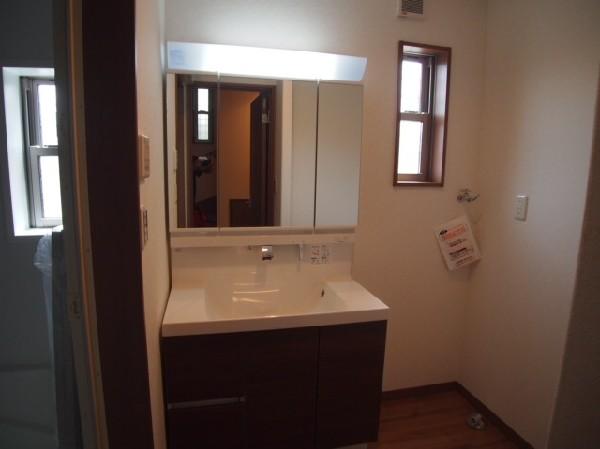 Wash basin, toilet. Washbasins Brown and white matches