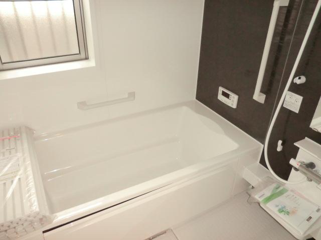 Bathroom. Local (10 May 2013) Shooting