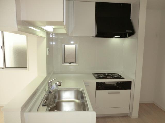 Kitchen. Local (10 May 2013) Shooting