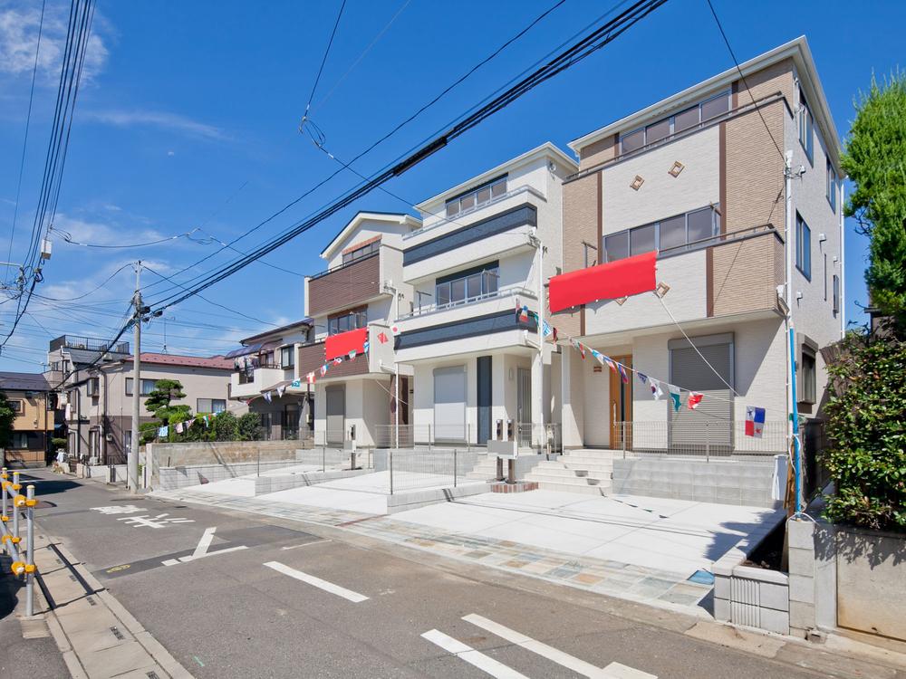 Local appearance photo. Local (10 May 2013) Shooting