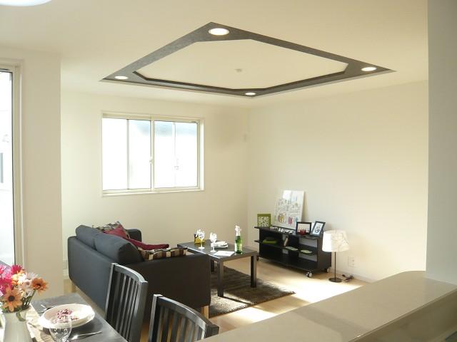 Living. C Building Living. It was to cherish the feeling of luxury. 