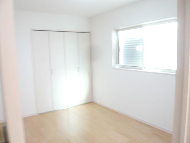 Non-living room. Indoor (12 May 2013) Shooting