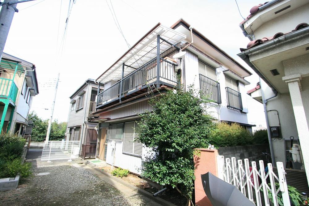 Local photos, including front road. Local (10 May 2013) Shooting