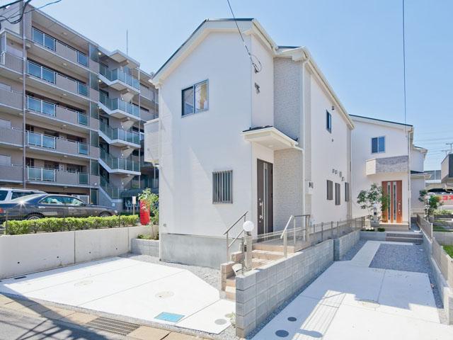 Other local.  ■ Hito is good! It is a two-story house of the permanent type! 