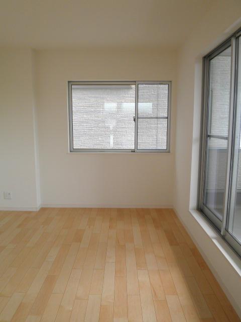 Living. 1 Building: Indoor (August 2013) Shooting