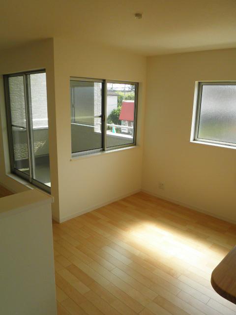 Living. 1 Building: Indoor (August 2013) Shooting