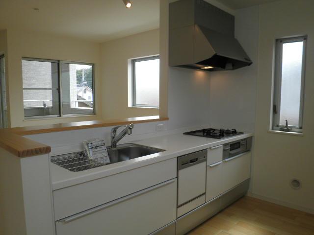 Kitchen. 1 Building: Indoor (August 2013) Shooting