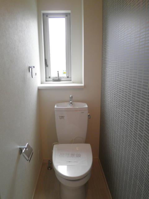 Toilet. 1 Building: Indoor (August 2013) Shooting