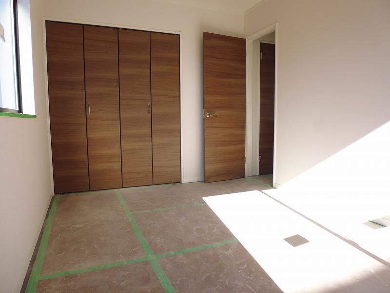 Non-living room. Indoor (12 May 2013) Shooting