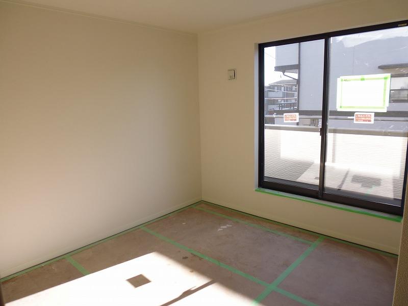 Non-living room. Indoor (12 May 2013) Shooting