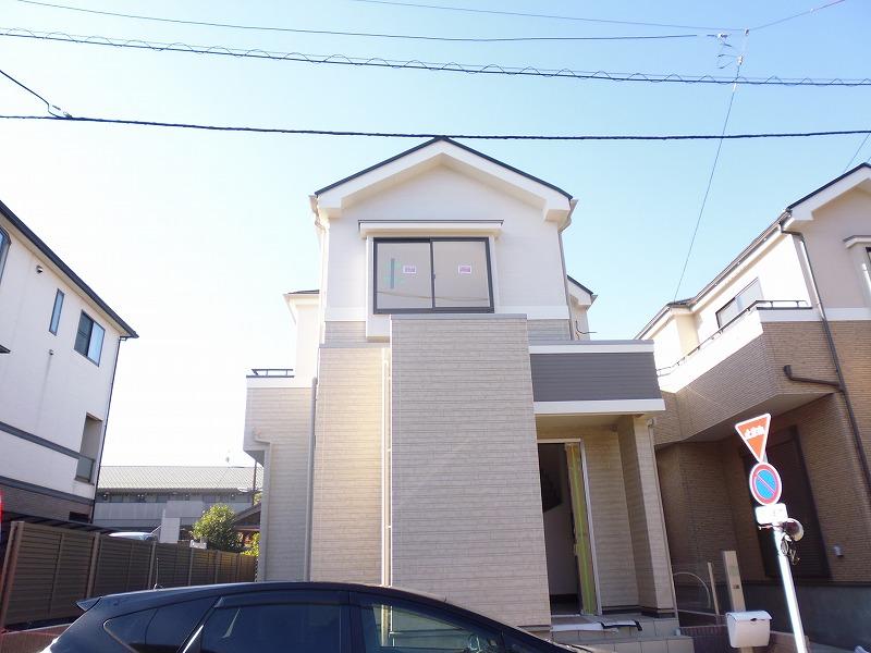 Local appearance photo. Local (12 May 2013) Shooting