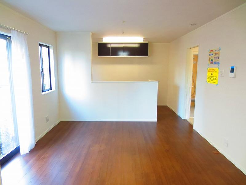 Living. Local (12 May 2013) Shooting