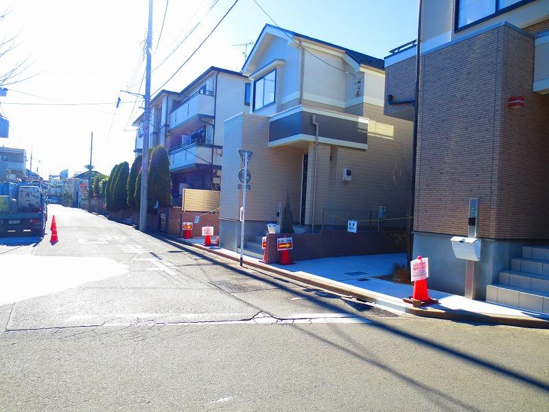 Local photos, including front road. Local (12 May 2013) Shooting