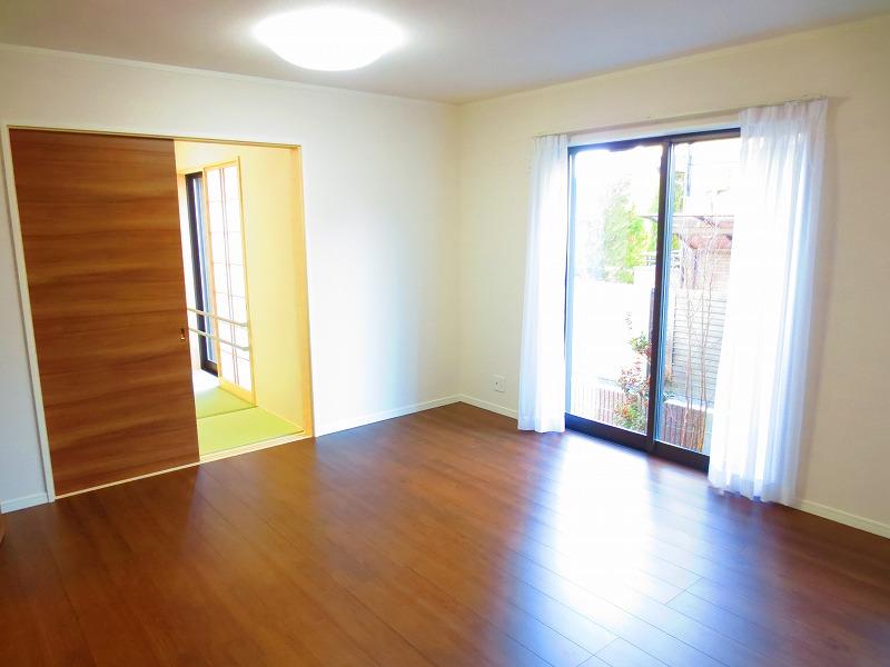 Living. Local (12 May 2013) Shooting