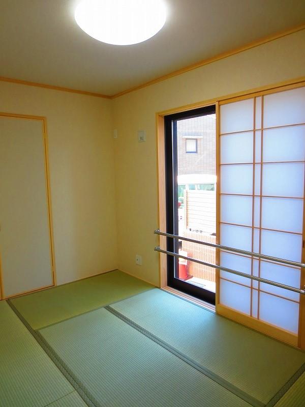 Non-living room. Local (12 May 2013) Shooting