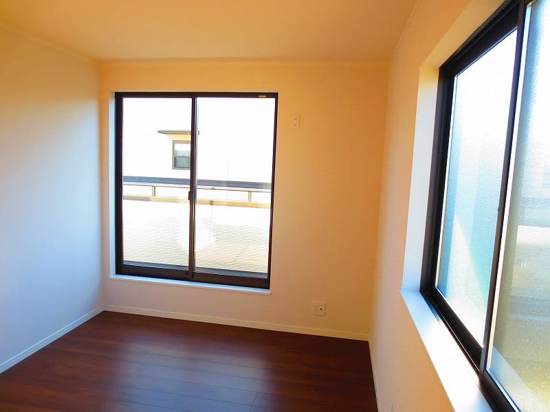 Non-living room. Local (12 May 2013) Shooting