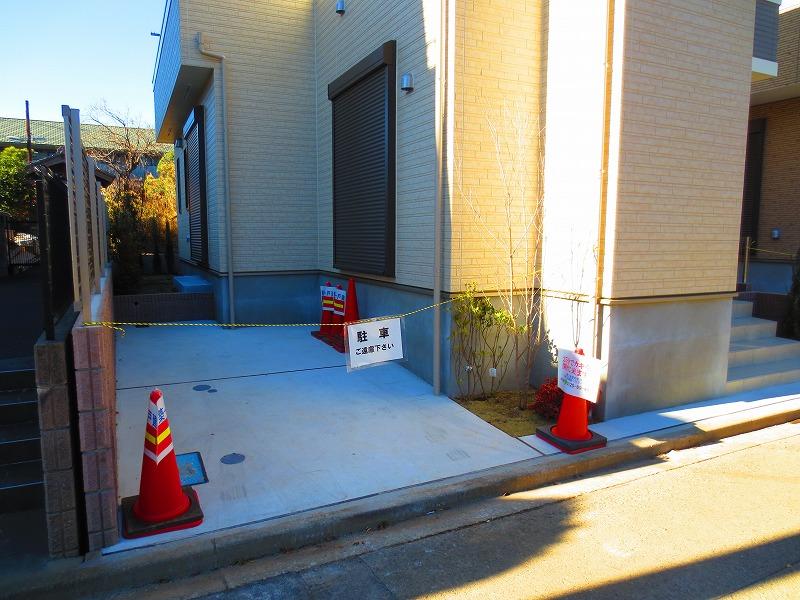 Parking lot. Local (12 May 2013) Shooting