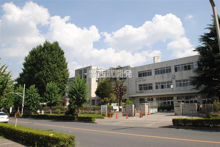 Junior high school. Yono 720m to West Junior High School