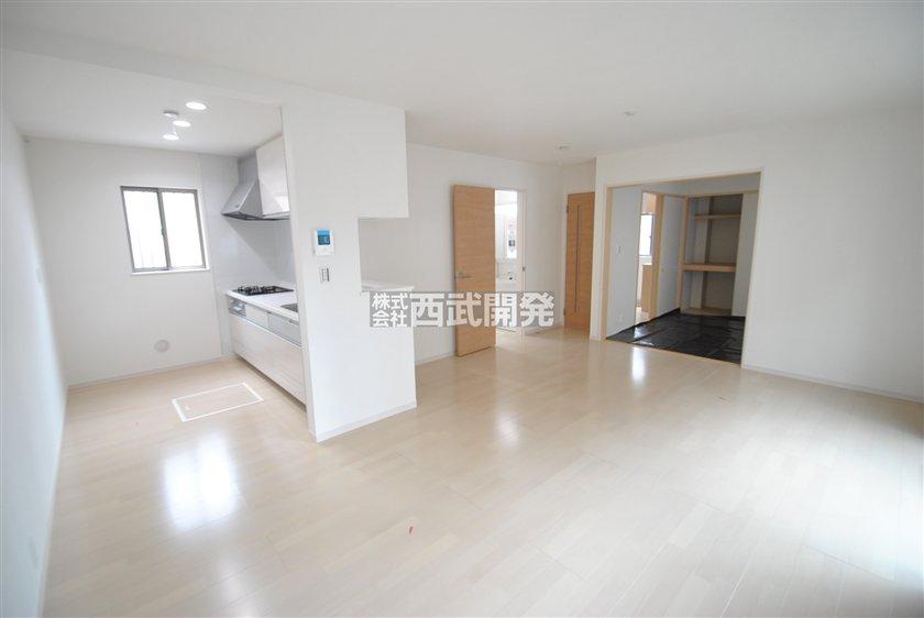 Living. 8 Building (September 2013) Shooting