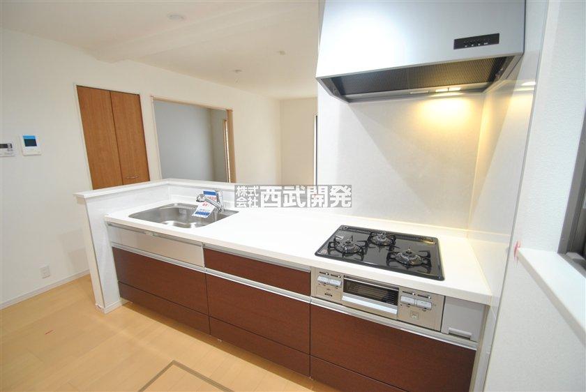 Kitchen. 7 Building (September 2013) Shooting